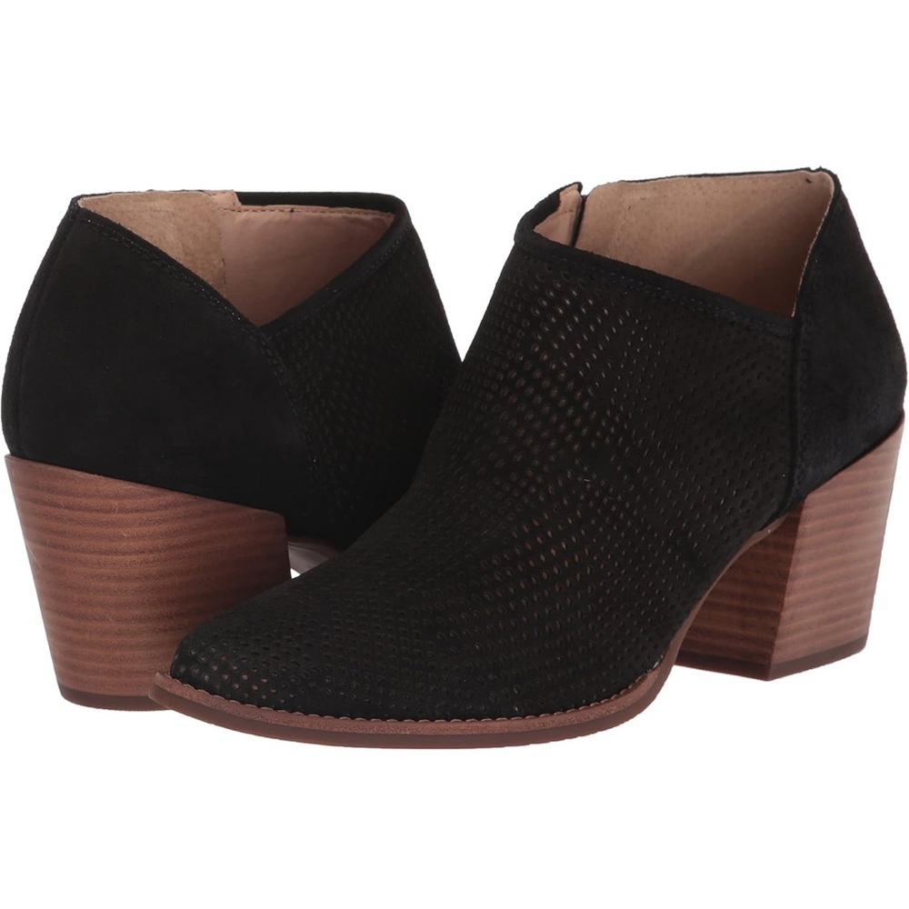 VINCE CAMUTO BLACK SUEDE BOOTIES